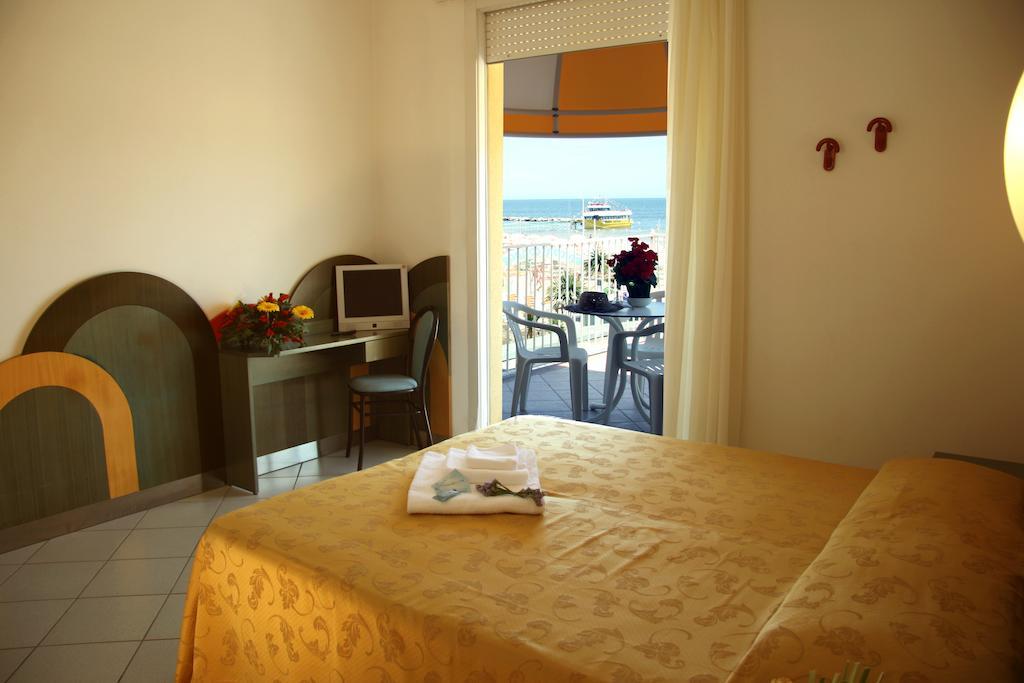 Hotel Excelsior Bellaria-Igea Marina Room photo